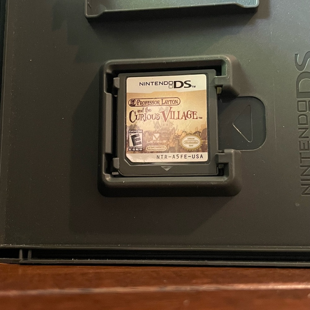 Professor Layton’s The Curious Village Nintendo DS video game - Picture 4 of 6